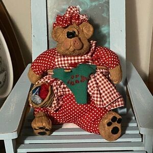 Charming figure from Christmas Country folks collection